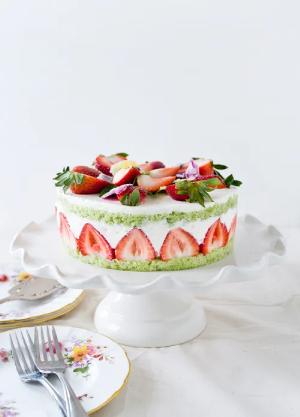 Strawberry basil cake fresh recipe for all summer occasions - Strawberry basil cake - fresh recipe for all summer occasions