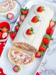Strawberry biscuit roll the best ideas and inspiration for 225x300 - Strawberry biscuit roll - the best ideas and inspiration for the strawberry season