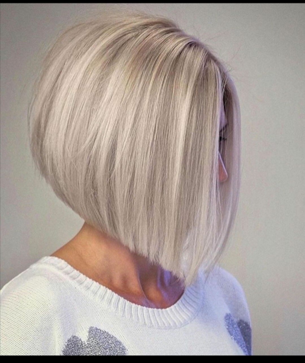 1654275229 411 The thick bob the sexy and cheeky hairstyle trend - The thick bob - the sexy and cheeky hairstyle trend for 2022