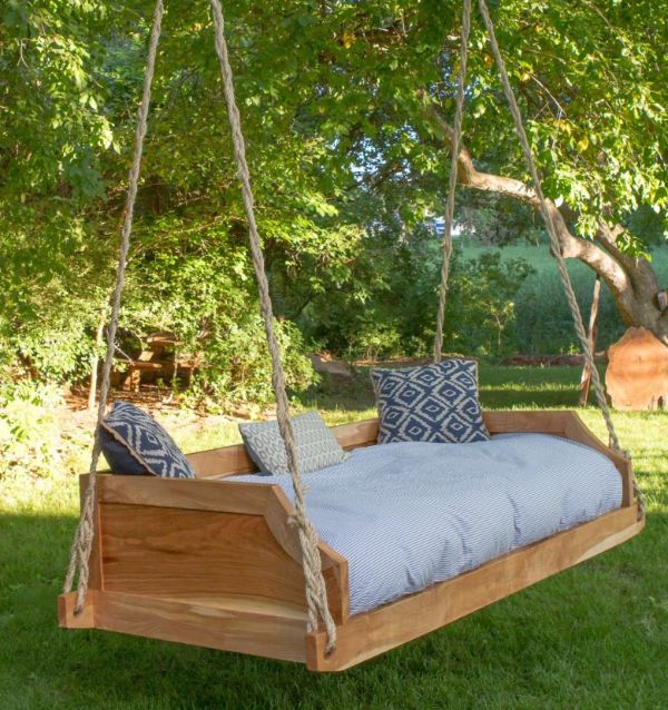 1654720767 773 Outdoor Daybed a luxury piece that suits any outdoor - Outdoor Daybed - a luxury piece that suits any outdoor area!