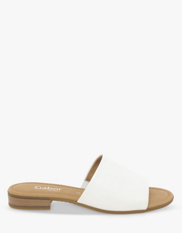 1654813106 948 White sandals are the must have for summer 2022 - White sandals are the must-have for summer 2022