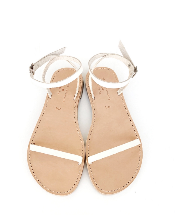 1654813115 109 White sandals are the must have for summer 2022 - White sandals are the must-have for summer 2022