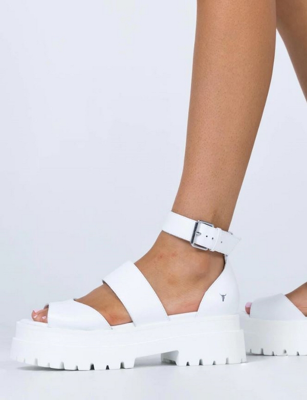 1654813124 487 White sandals are the must have for summer 2022 - White sandals are the must-have for summer 2022