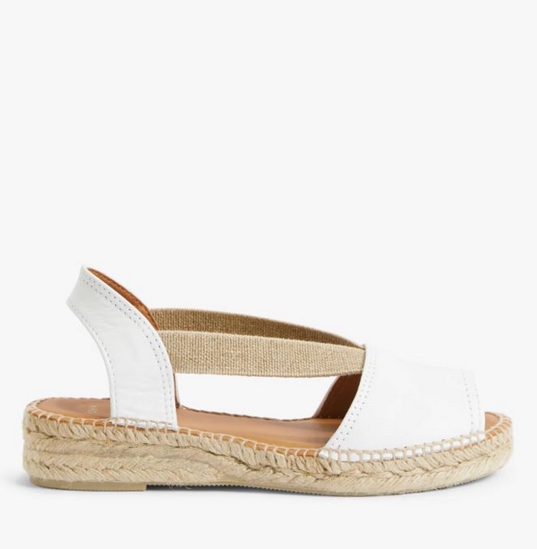 1654813126 779 White sandals are the must have for summer 2022 - White sandals are the must-have for summer 2022