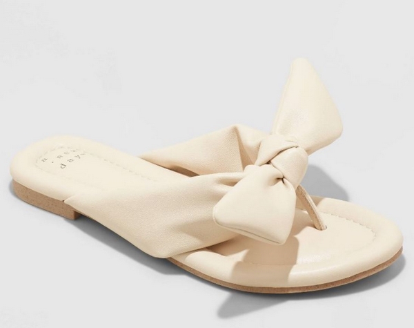 1654813130 985 White sandals are the must have for summer 2022 - White sandals are the must-have for summer 2022