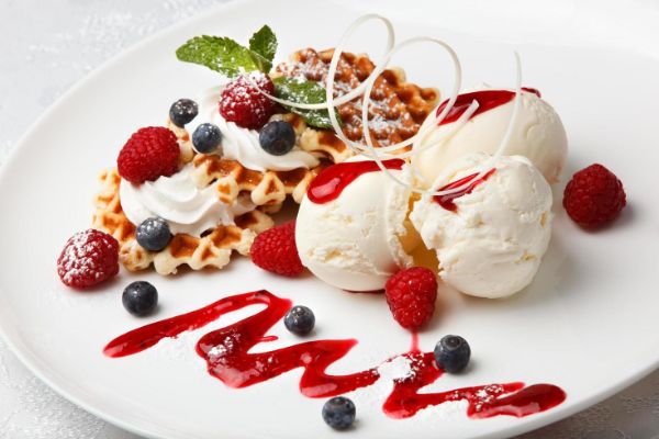 1654892836 376 Homemade vanilla ice cream with raspberries in 3 variants also - Homemade vanilla ice cream with raspberries in 3 variants (also vegan)