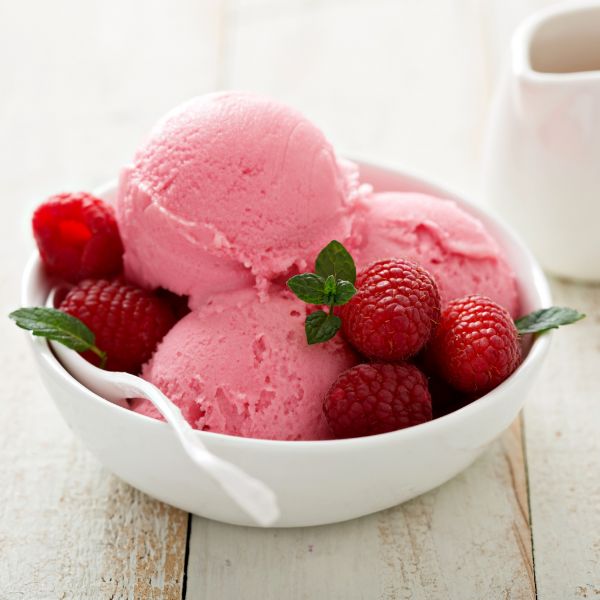 1654892839 883 Homemade vanilla ice cream with raspberries in 3 variants also - Homemade vanilla ice cream with raspberries in 3 variants (also vegan)