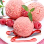 Homemade vanilla ice cream with raspberries in 3 variants (also vegan)