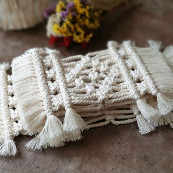 1655822452 539 Decorate in a modern way with macrame table runners - Decorate in a modern way with macramé table runners