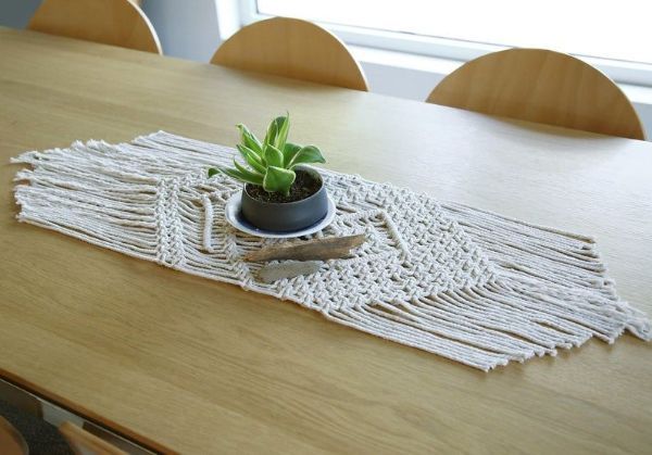 1655822457 376 Decorate in a modern way with macrame table runners - Decorate in a modern way with macramé table runners