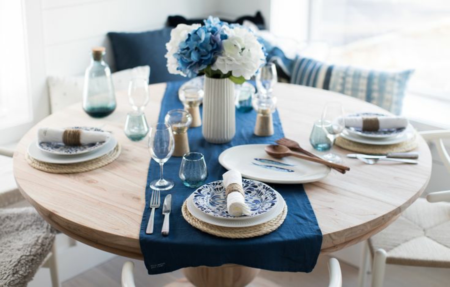 Some inspiration for great maritime table decorations in summer