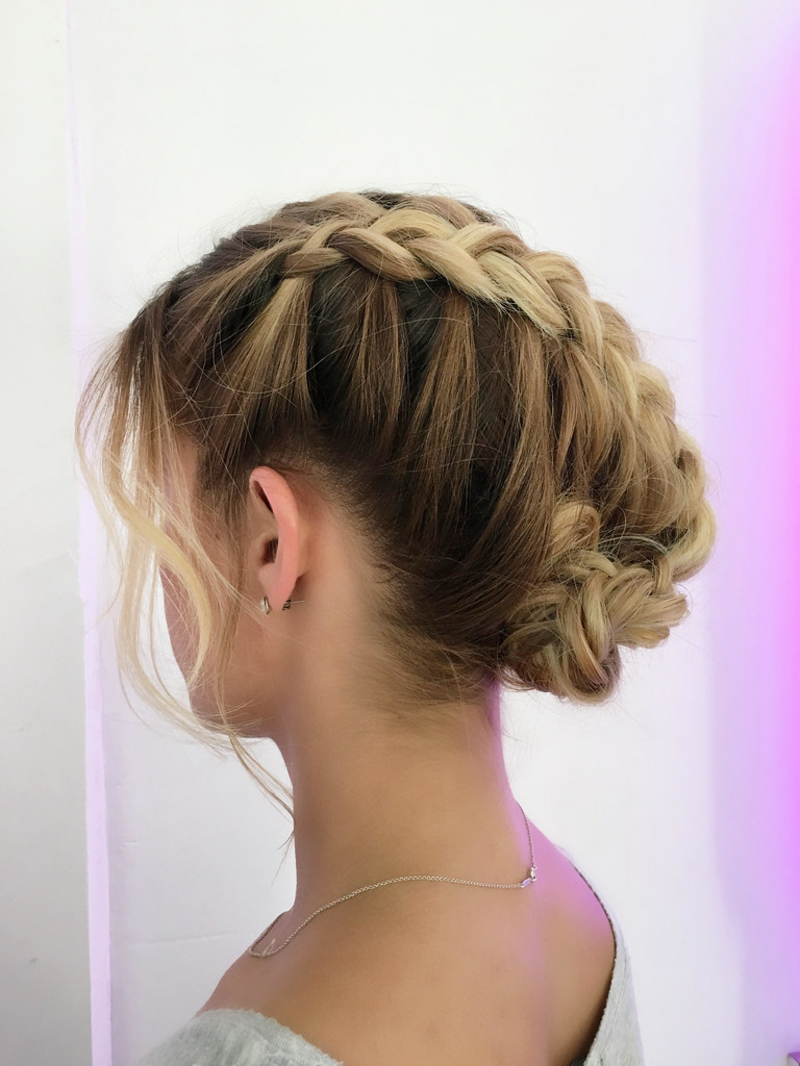 1658339379 482 Easy updos that succeed in a few minutes - Easy updos that succeed in a few minutes
