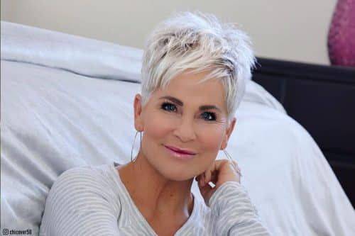 1675601026 643 Upbeat hairstyles for women over 50 the pixie cut bob - Upbeat hairstyles for women over 50: the pixie cut, bob hairstyles and more