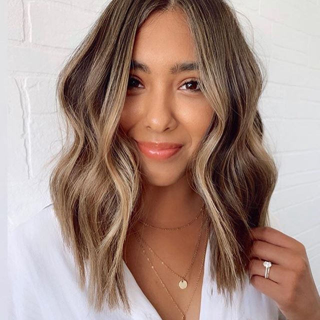 1676164549 287 30 Best Medium Length Layered Hairstyles And Haircuts For Women - 30 Best Medium Length Layered Hairstyles And Haircuts For Women In 2021