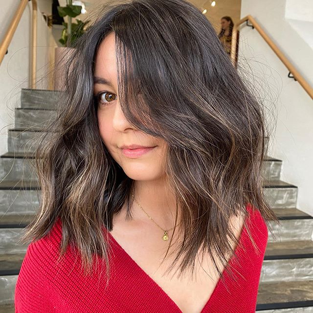 1676164551 344 30 Best Medium Length Layered Hairstyles And Haircuts For Women - 30 Best Medium Length Layered Hairstyles And Haircuts For Women In 2021