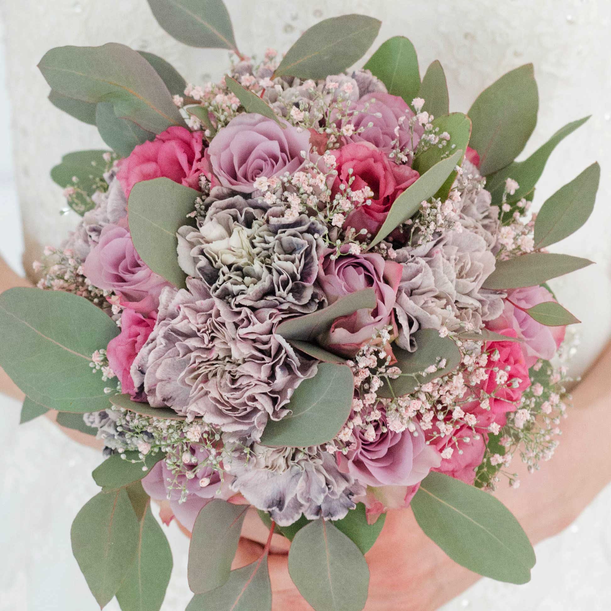 1676625300 177 The 5 bridal bouquet trends for 2023 - The 5 bridal bouquet trends for 2023