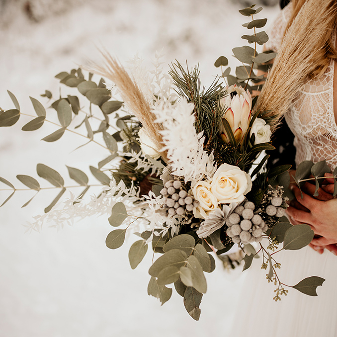 1676625301 496 The 5 bridal bouquet trends for 2023 - The 5 bridal bouquet trends for 2023