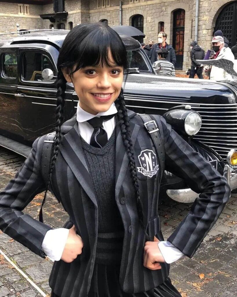 1677117164 764 Wednesday Addams One of the coolest hairstyles of 2023 - Wednesday Addams: One of the coolest hairstyles of 2023