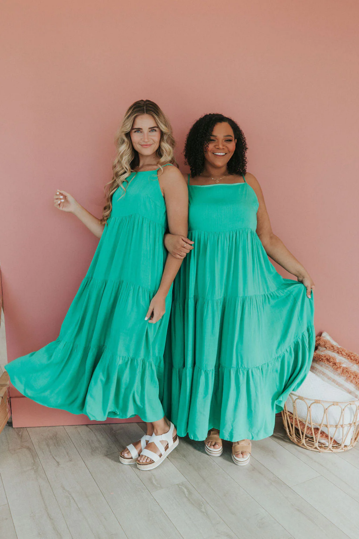1677521351 427 The 2023 maxi dresses that accentuate your upper body.webp - The 2023 maxi dresses that accentuate your upper body!