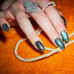 glamor nails and which trends in manicure will be modern in 2023