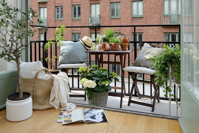 1681374801 835 33 stylish ideas on how to design your small balcony.webp - 33 stylish ideas on how to design your small balcony