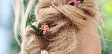 1682039789 776 Hairstyles with bangs are among the latest hairstyle trends.webp - Loose updo - 7 DIY instructions and great tips