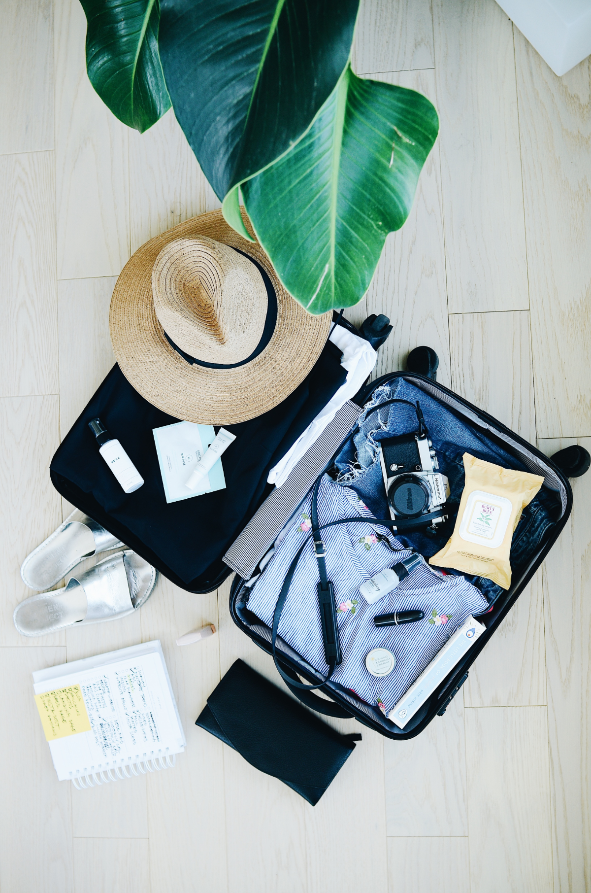 pack your suitcase in a space-saving and crease-free way clever tips