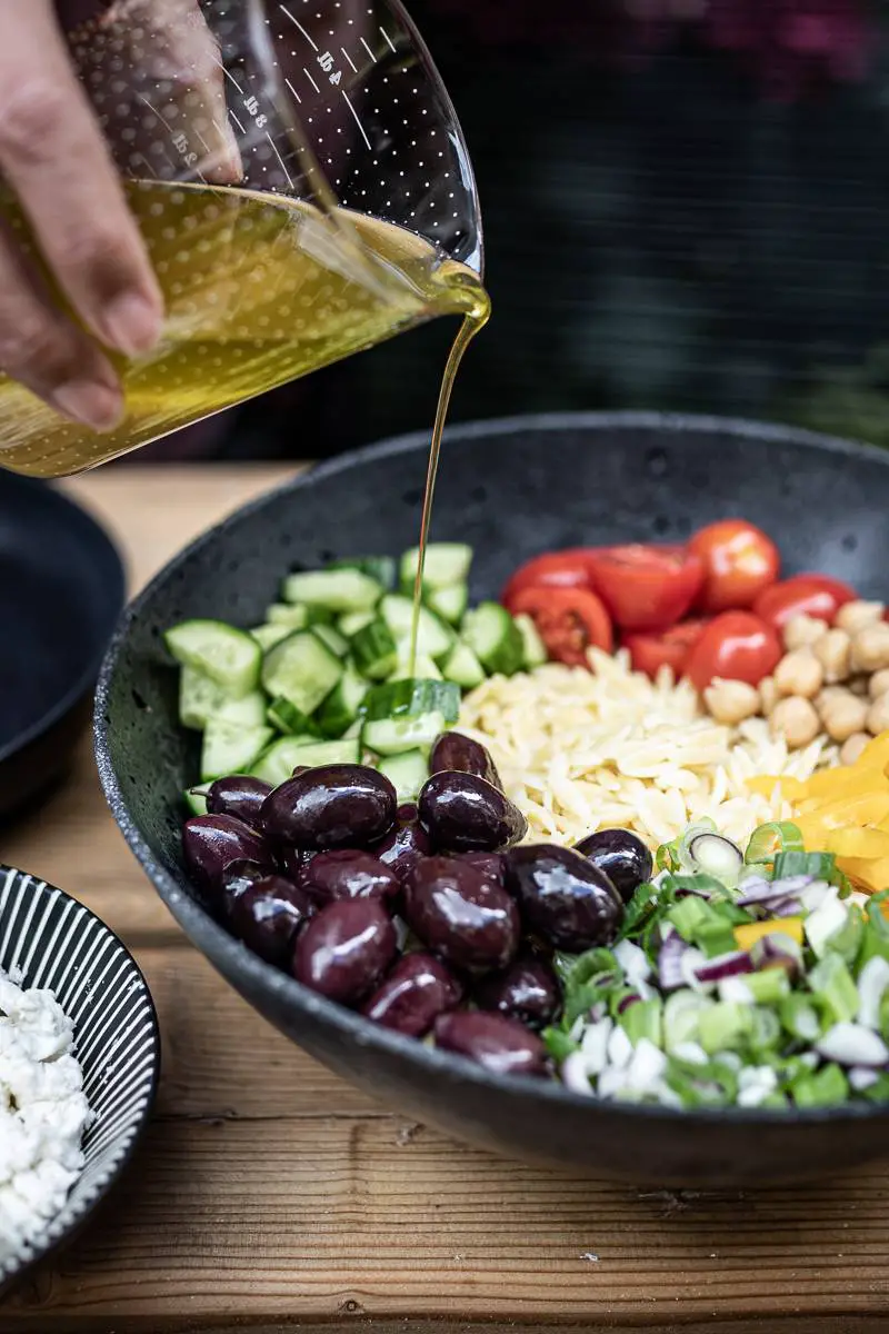 10 Schnelle Rezepte Für Viele Gäste Griechischer Orzo Nudelsalat Trickytine
