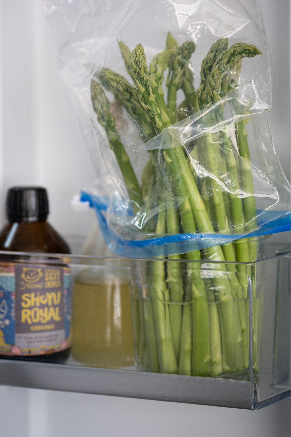 Store green asparagus correctly