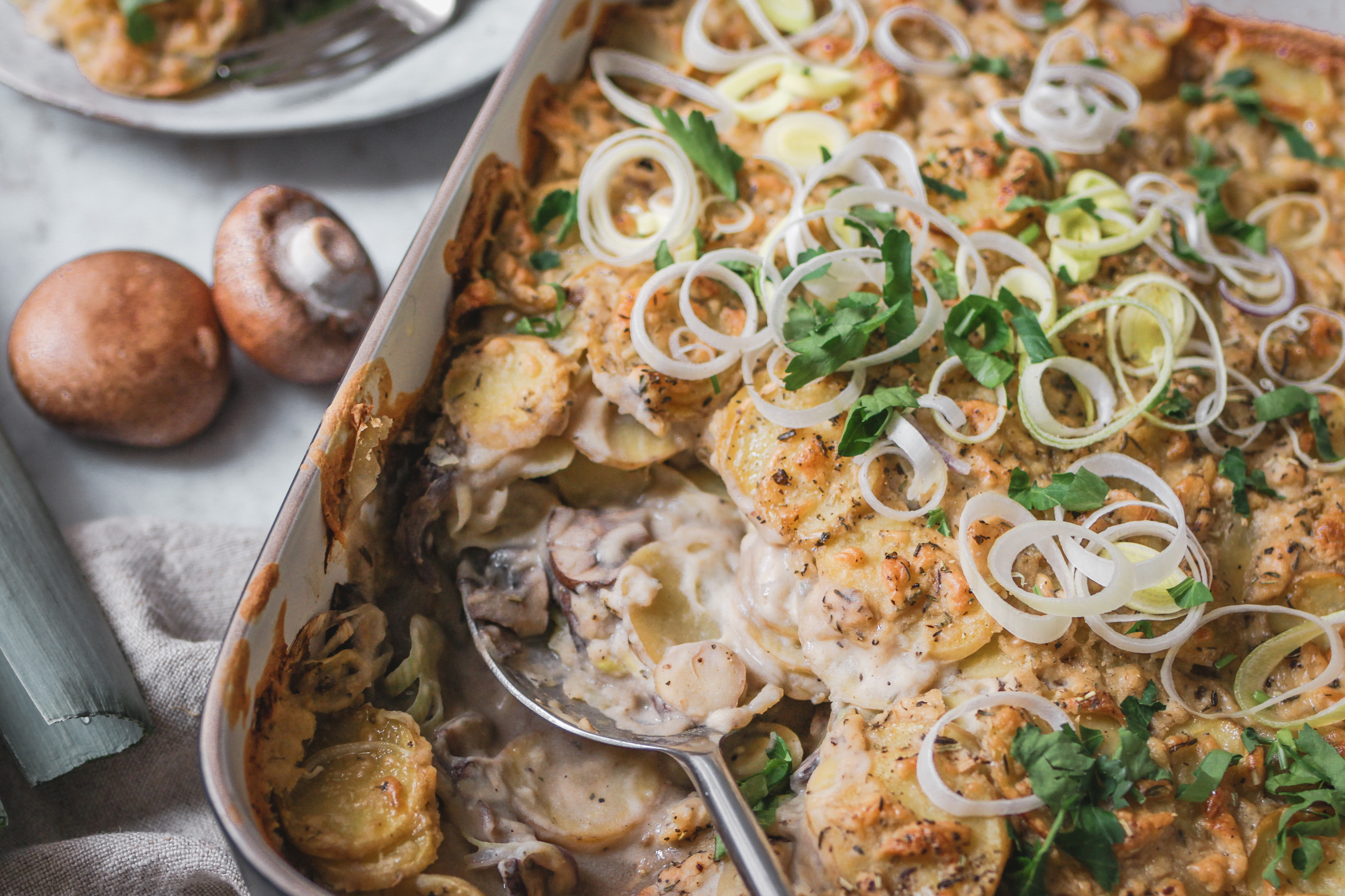 Vegan potato-leek grat