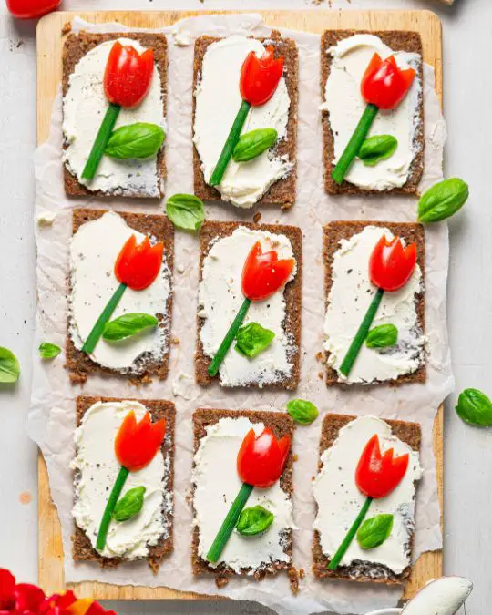 Tulip bread as an Easter brunch idea.