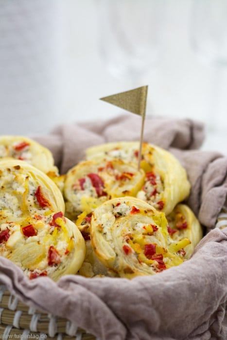 Pout snails. A quick simple recipe with potatoes and peppers.