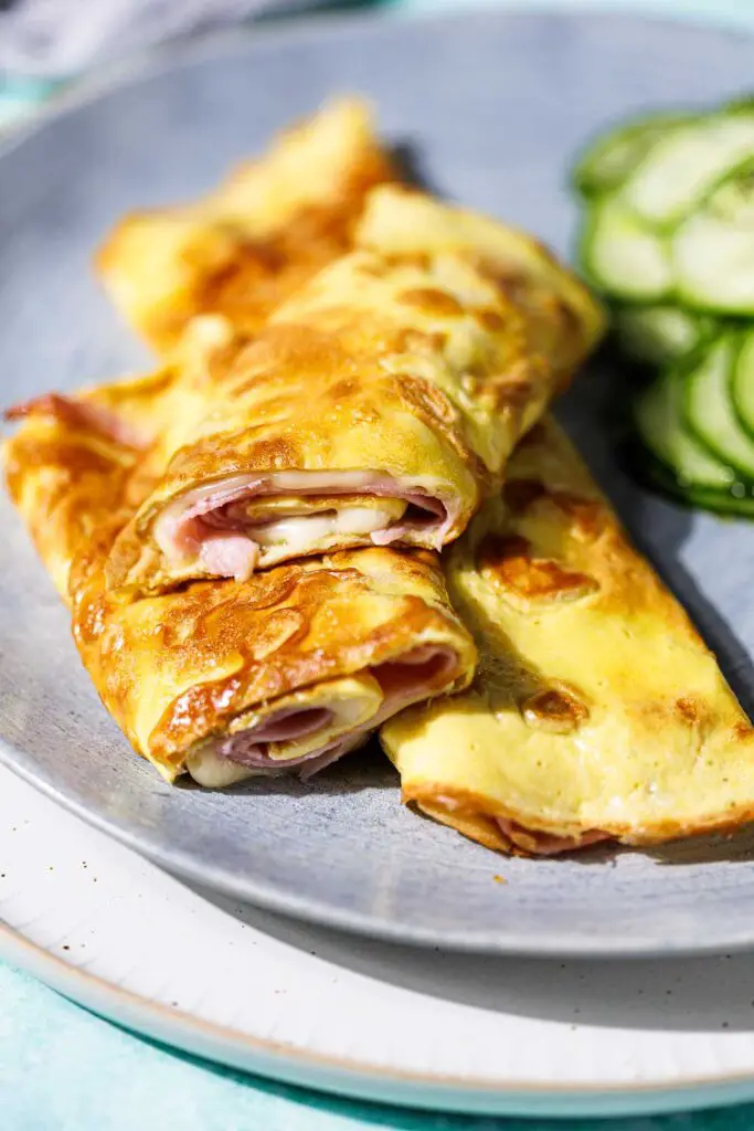 Gluten-free ham and cheese omelette
