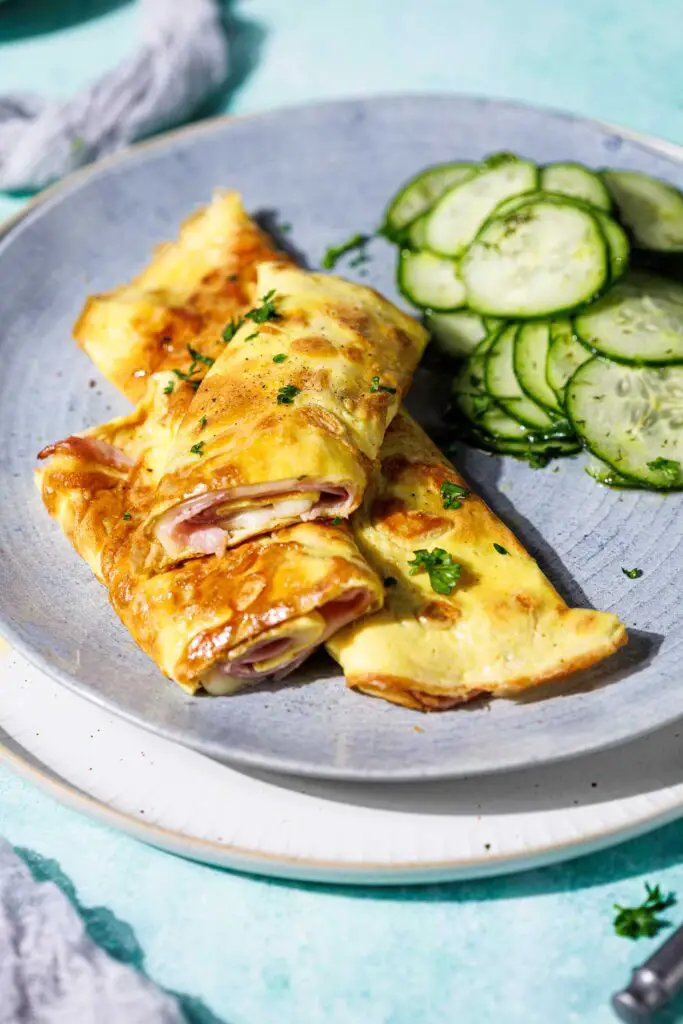 Low carb ham and cheese omelette
