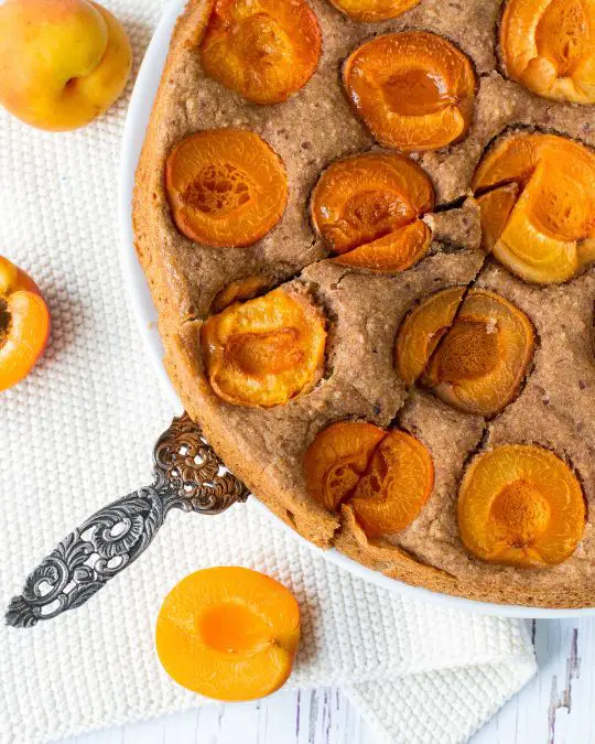 Apricot cake vegan healthy.