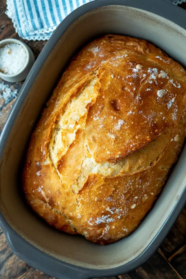 Fresh bread in the baking dish