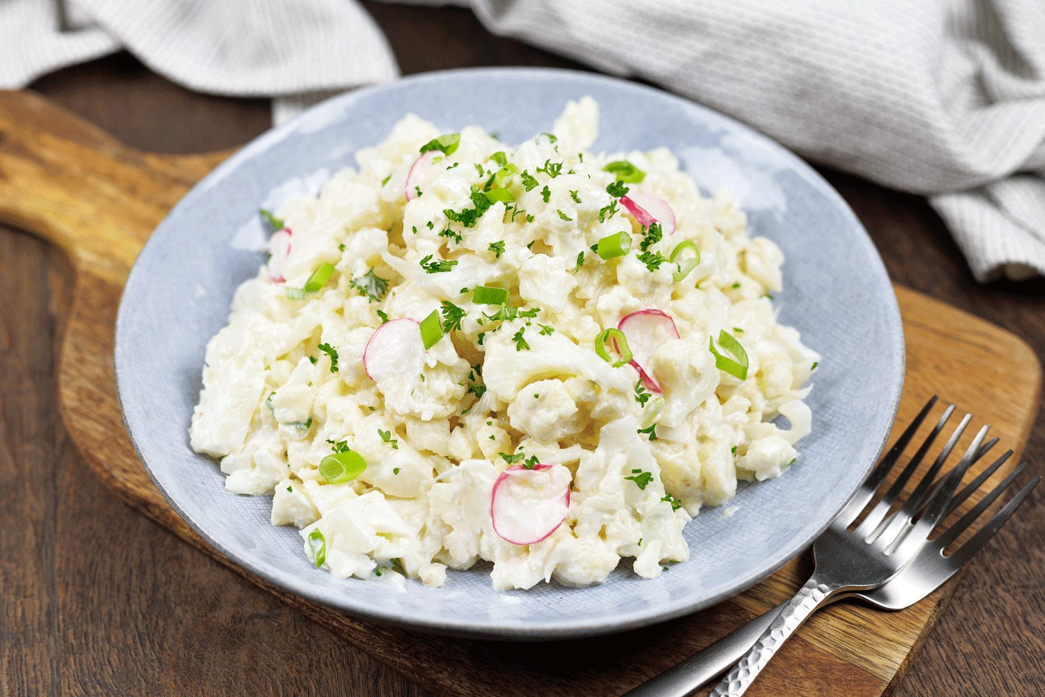 Low carb flower cauliflower salad