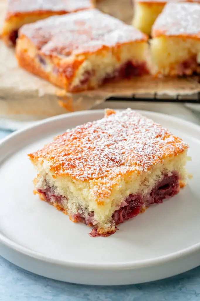 Buttermilch cherry cake