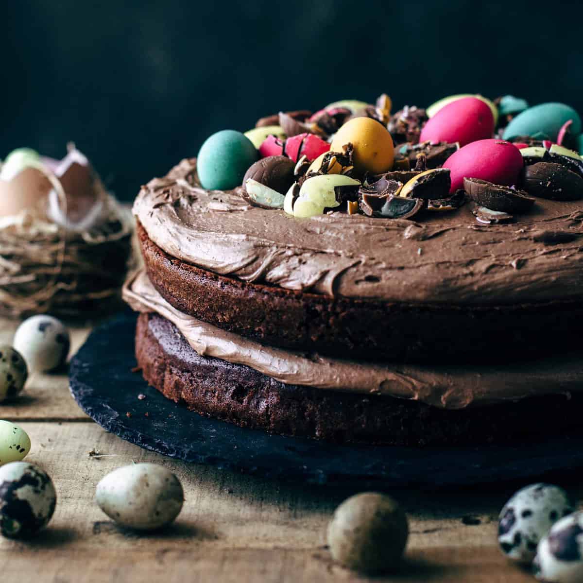 Bake chocolate cakes for Easter and decorate with eggs