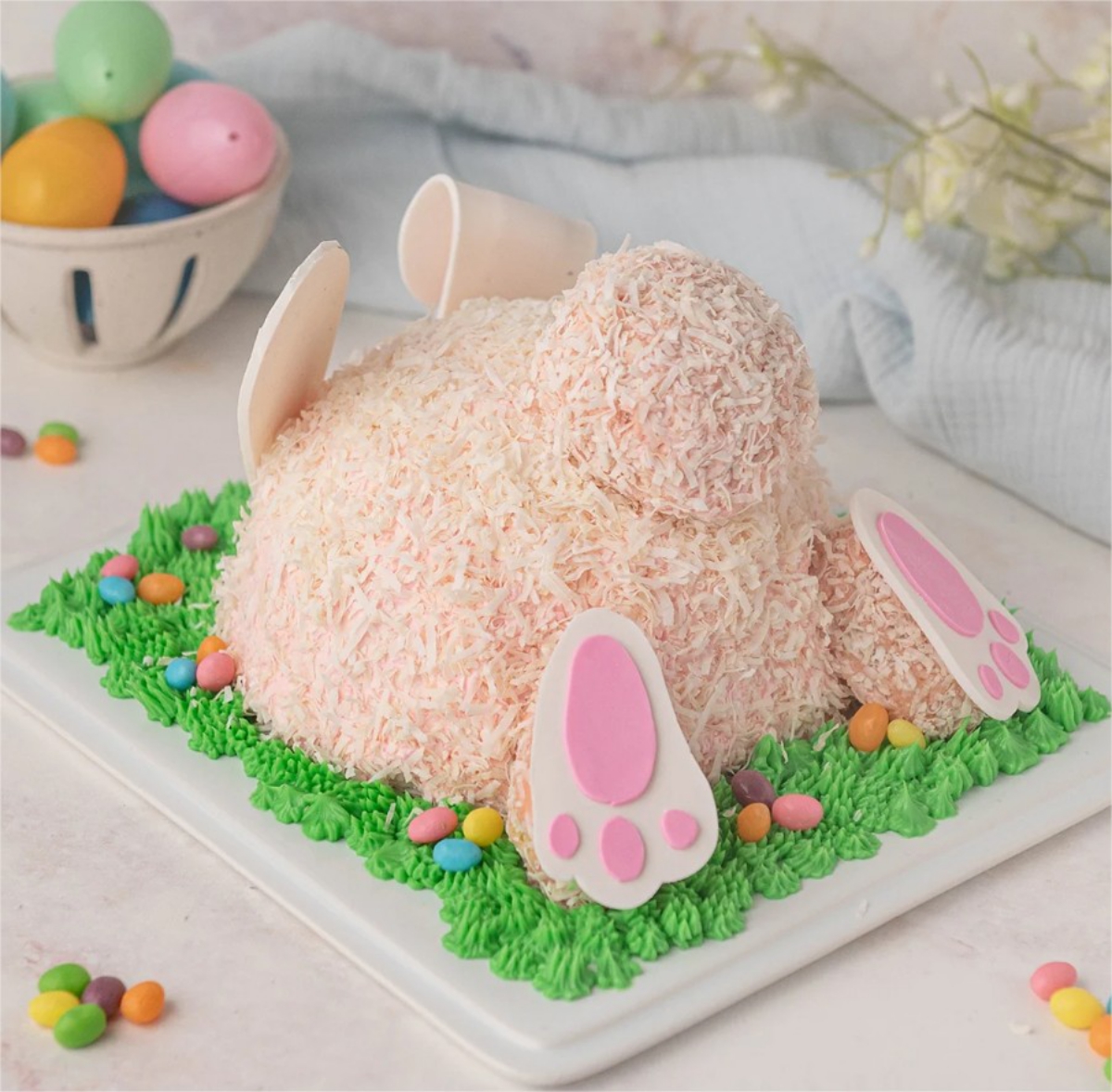 Cake in the form of a rabbit