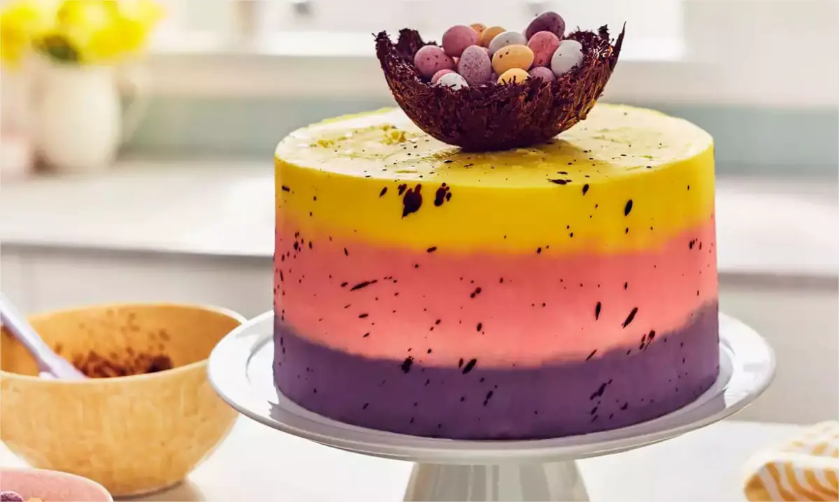 Wonderful looking cake in brown, orange and yellow