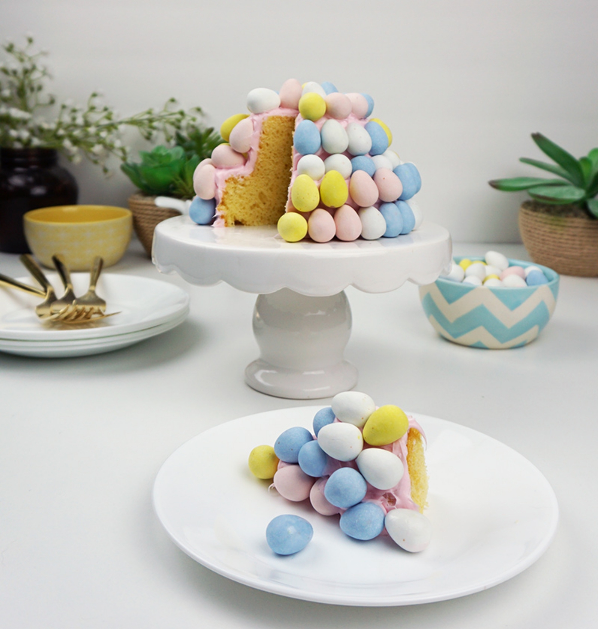 Eat a piece of Easter cake
