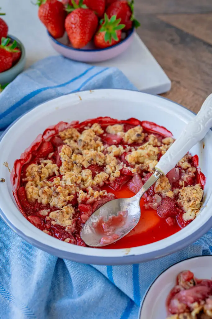 Strawberry crumble