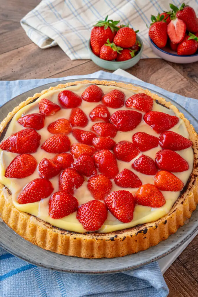 My favorite summer cake recipe - fruit base with strawberries