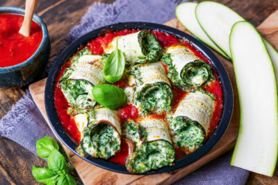 Zucchini-Cannelloni in the black form